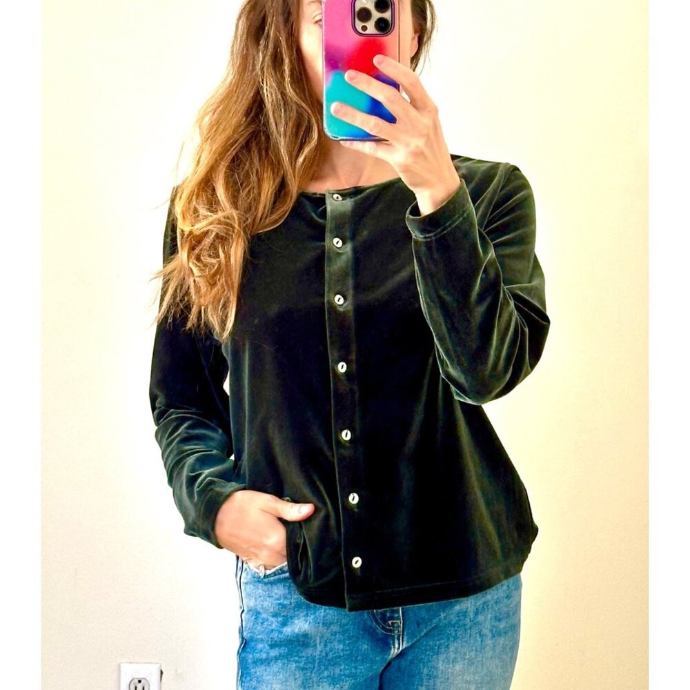 LT Sport Deep Green VelvetButton Front Long Sleeve Top sz Small